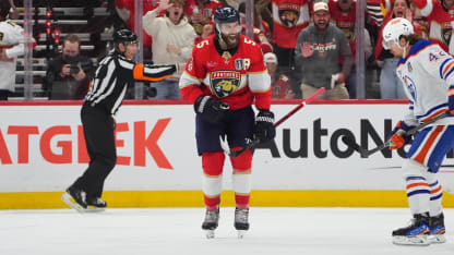 Ekblad vyhnal Skinnera z bránky